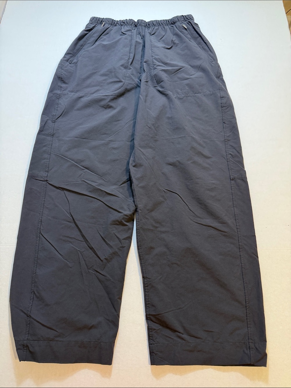 Lululemon Lightweight Mid-Rise Barrel-Leg Cropped Pant 
Style LW6CR4S